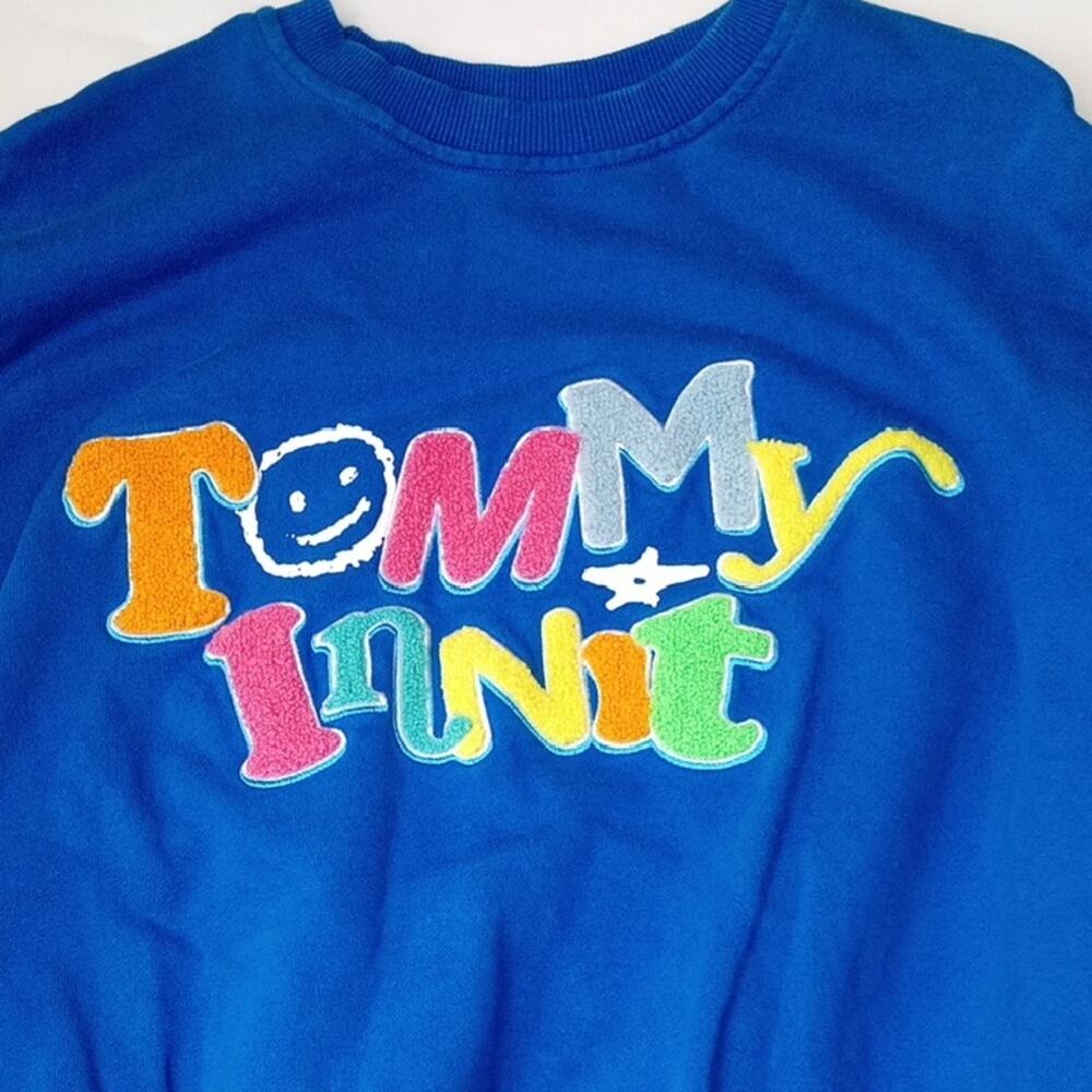 Tommy Innit size small blue crew neck sweatshirt pog champ 21 - Picture 2 of 9